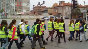 Ученици и полицаи с поредна инициатива за безопасност на пешеходците