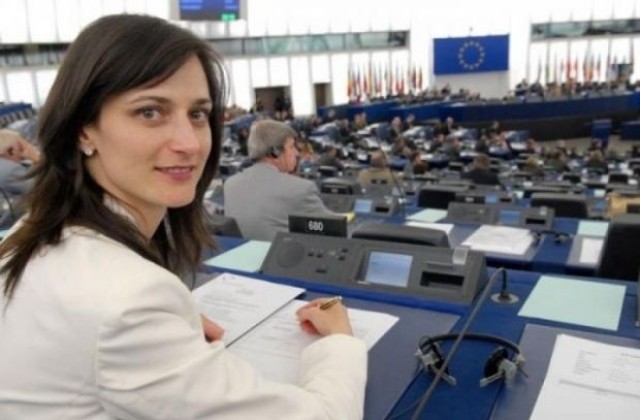 „Помощта на ЕС за развитие – моят поглед, моите идеи”, конкурс на Мария Габриел