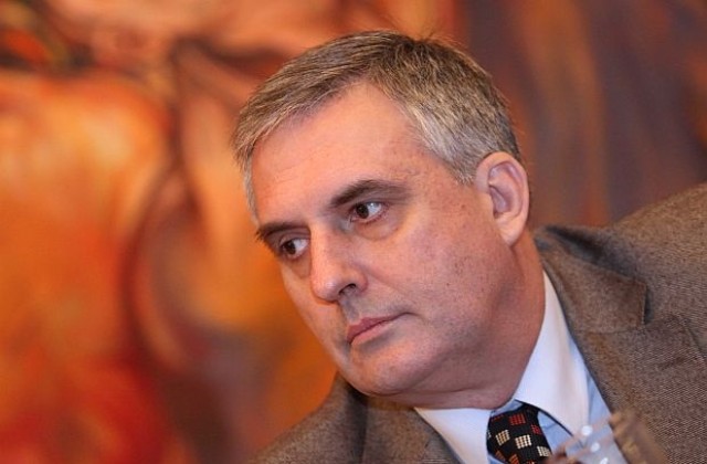 Калфин: Доходите трябва да се увеличат, за да се оживи икономиката