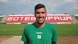 Изместиха мача на Ботев с Верея с ден напред