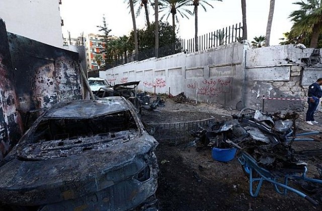 Две бомби избухнаха близо до посолствата на Египет и ОАЕ в Триполи