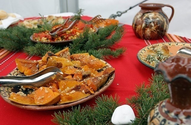 Коледни заговезни е, утре започват постите