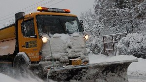 Пращат снегорините на пътя 6 часа преди да завали сняг