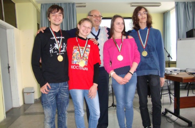 Кюстендилски ученици сред призьорите на VІІ Национално състезание по ключови компетентности по природни науки