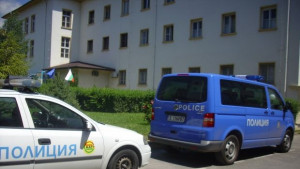 Арестуваха непълнолетен автокрадец