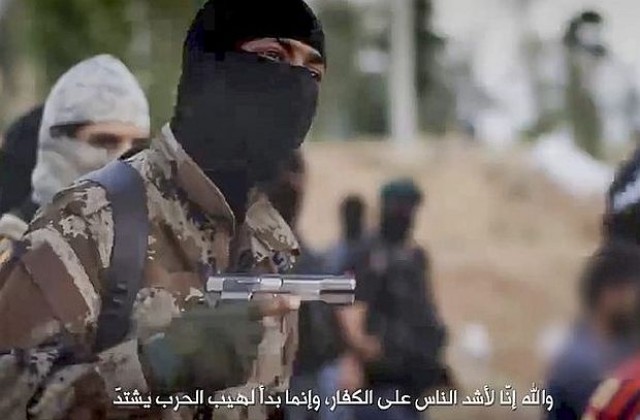 Британец разпозна сина си сред палачите от Ислямска държава