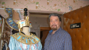 Камила и мим в зрелищна постановка на операта Аида