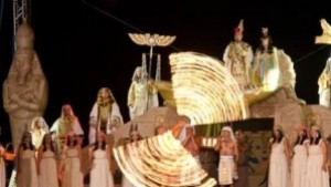 Истинска камила излиза на сцената в спектакъл на русенската опера