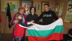 ВМРО дари трибагреници на млади пианисти за изявите им в