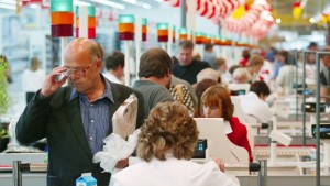 В Унгария въвеждат данъци върху сапуна и супермаркетите