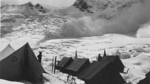 Наши алпинисти достигнаха подножието на Еверест