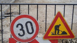 Продължава изкърпването на улиците във В Търново