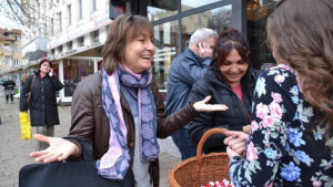 Позитивни мисли срещу усмивка разменяха с търновци членовете на Градския