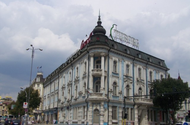 Демонтаж на реклами променя движението около Катедралата