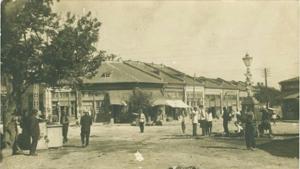 Връщат фенера на момата от чешмата