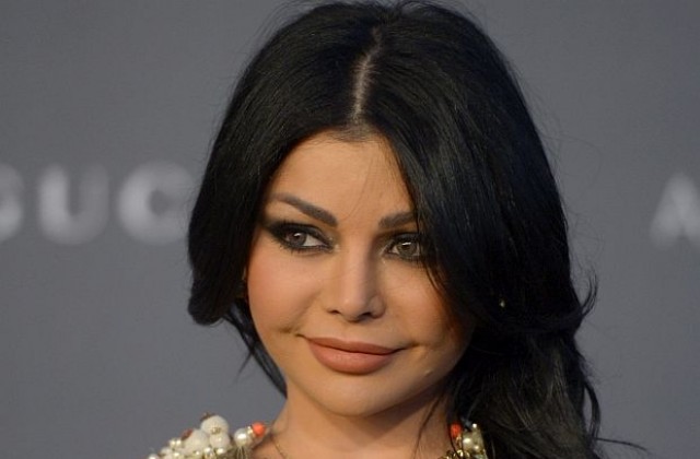 Ливанска певица шокира арабския свят със секси рокля (ВИДЕО)
