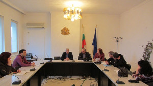 Забраняват свободното излизане на птици извън дворовете заради птичи грип