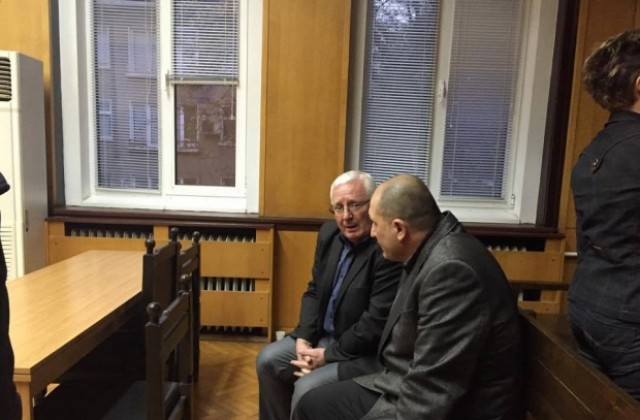 Три години и четири месеца затвор за Сапунджиев