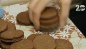 Жена откри живи червеи в пакет бисквити