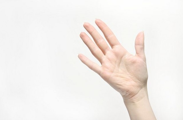 Учен разработва възобновяваща се бионична ръка