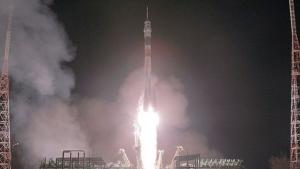 Руският космически кораб Союз се скачи с МКС