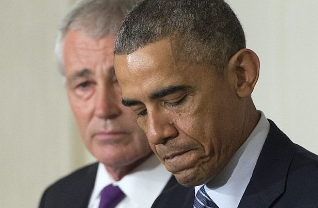 Обама се разделя с военния министър на САЩ Чък Хейгъл