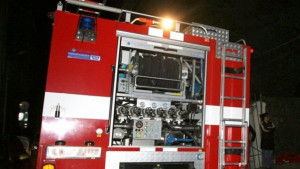 Пожар унищожи автосервиз заедно с автомобили и техника