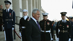 Какво доведе до оставката на шефа на Пентагона Чък Хейгъл