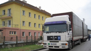 Пострадали от наводненията семейства получиха покъщнина