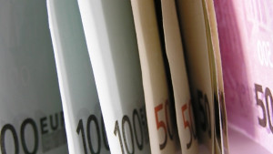 Четири банки отпускат мостово финансиране на България