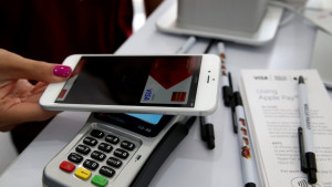 Пазарната стойност на Apple вече надхвърля 700 млрд долара