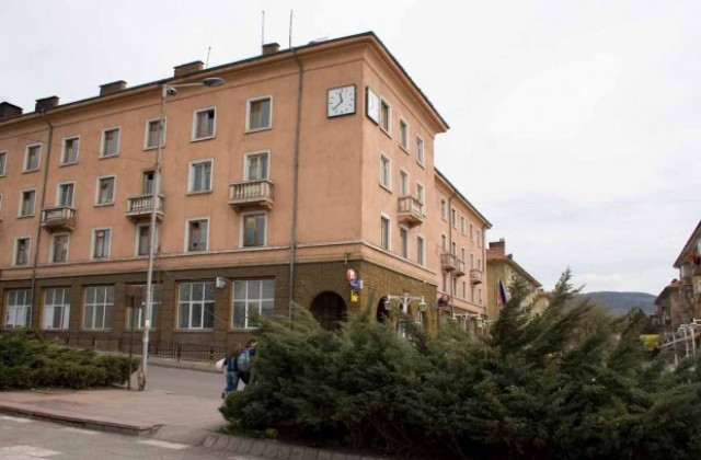 Насрочиха публичното обсъждане на Бюджет 2015 на община Бобов дол