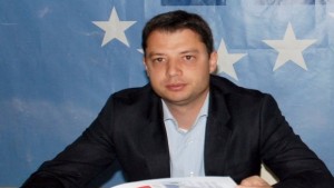 Делян Добрев Ще има още смени на шефове на държавни