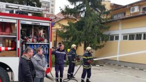 Практическо занятие Евакуация при пожар проведоха в НУ Христо Ботев