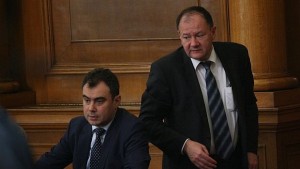 В червените редици умуват кой да оглави икономическата комисия в