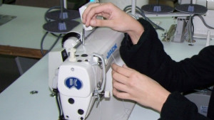 Под 40 000 души работят по трудови и служебни правоотношения