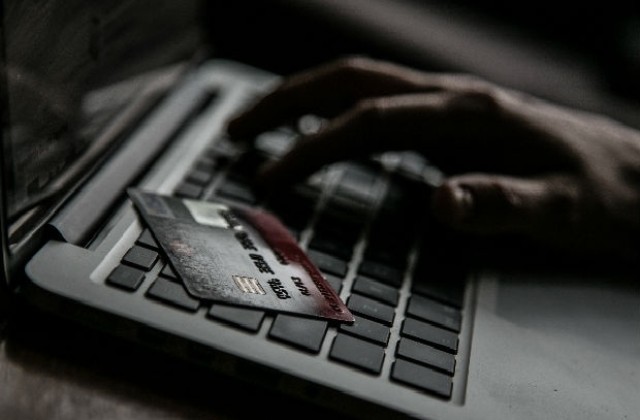 В Италия отчитат бум на предколедните продажби по интернет