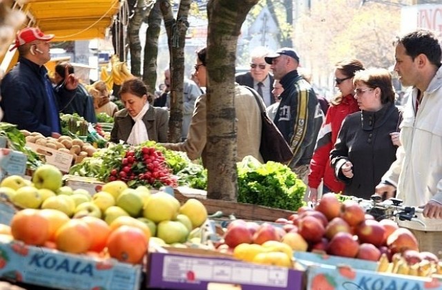 Отварят зеленчуковия сектор на пазара в Асеновград