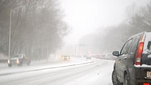 Варна в жълто заради сняг и поледици