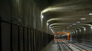 Метрото тръгва до летището в началото на април