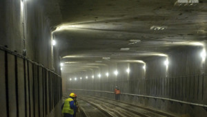 Жена скочи пред мотриса на метрото в София и оцеля