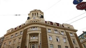 Финансовото министерство Не теглете големи суми от КТБ и не