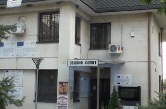 Жители на Сопот блокират подбалканския път на 4 декември