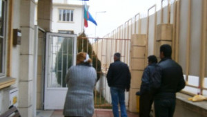 Издирват автомобил и крава