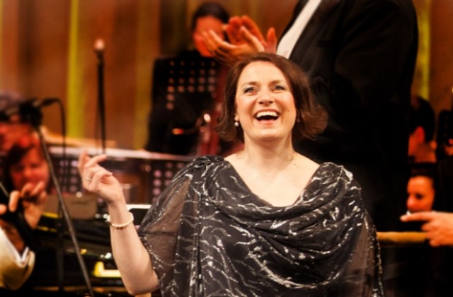 Празничен симфоничен концерт в операта