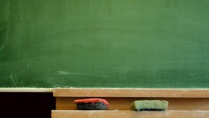 Пращат на психолог ученици след бой в училище класният им