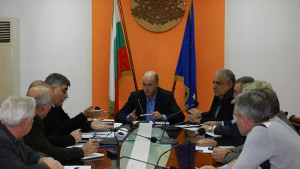 Областният управител Момчил Станков проведе среща във връзка с усложнената