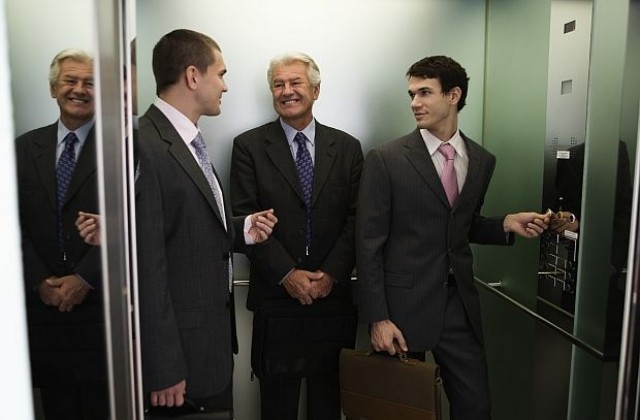 Асансьор с магнитна левитация се движи и настрани