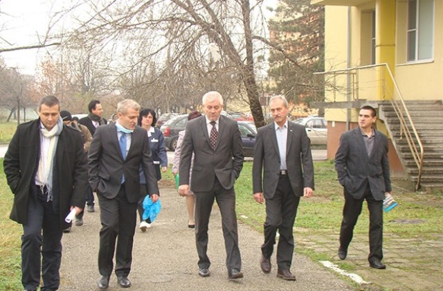 Отпускат пари за ремонт на монтанската болница