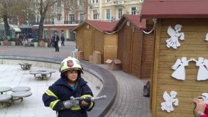 Пожарникари и доброволци обучават деца